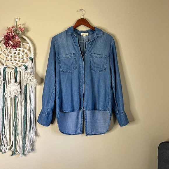 Anthropologie Cloth & Stone Chambray Split Back Shirt Blue Size XS - Picture 2 of 7